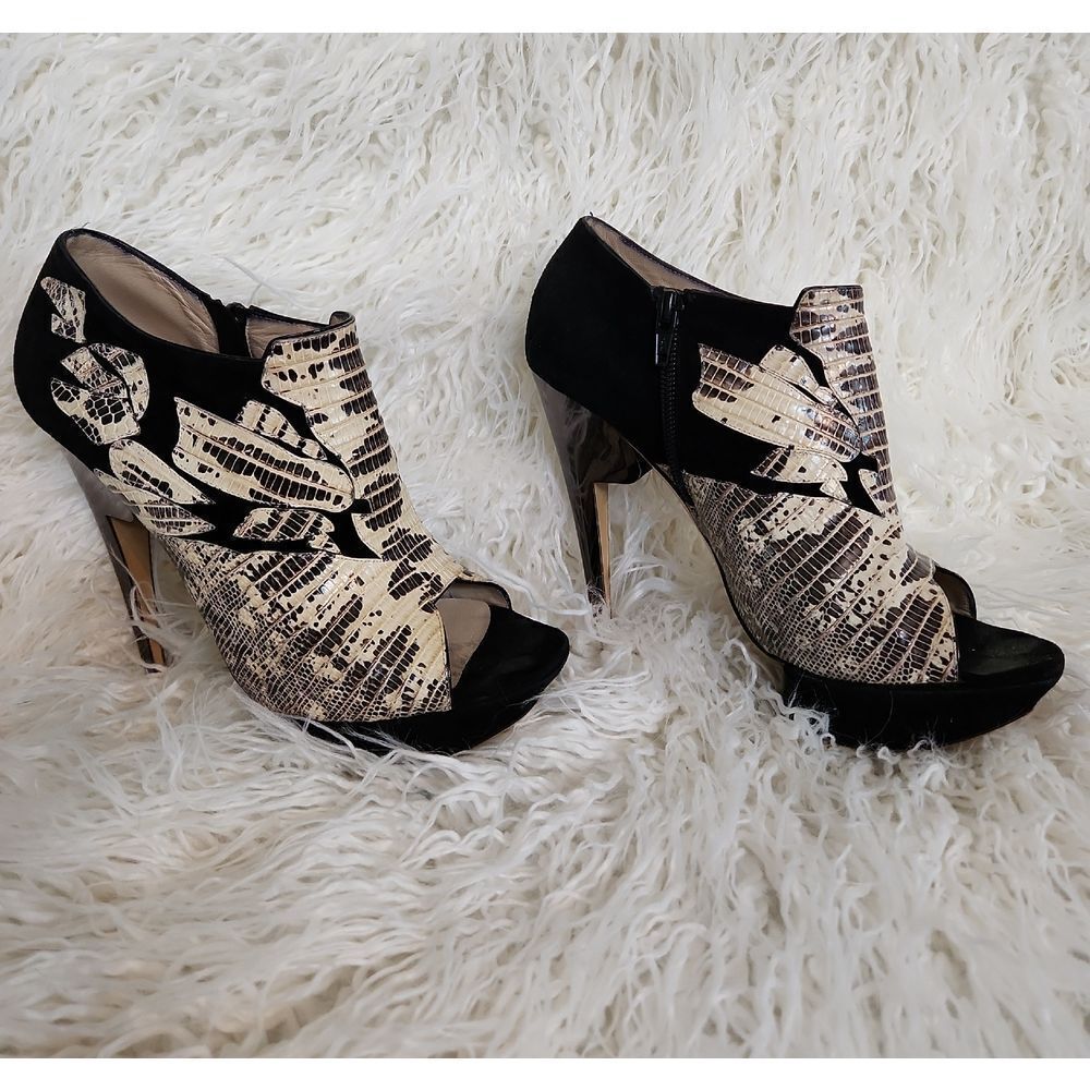 Nicholas Kirkwood Black and Cream Patterned Heels Size 8